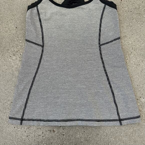 Lululemon Ujjayi Power Y Tank Micro Stripe Gray Racerback Tank Top - Picture 3 of 7